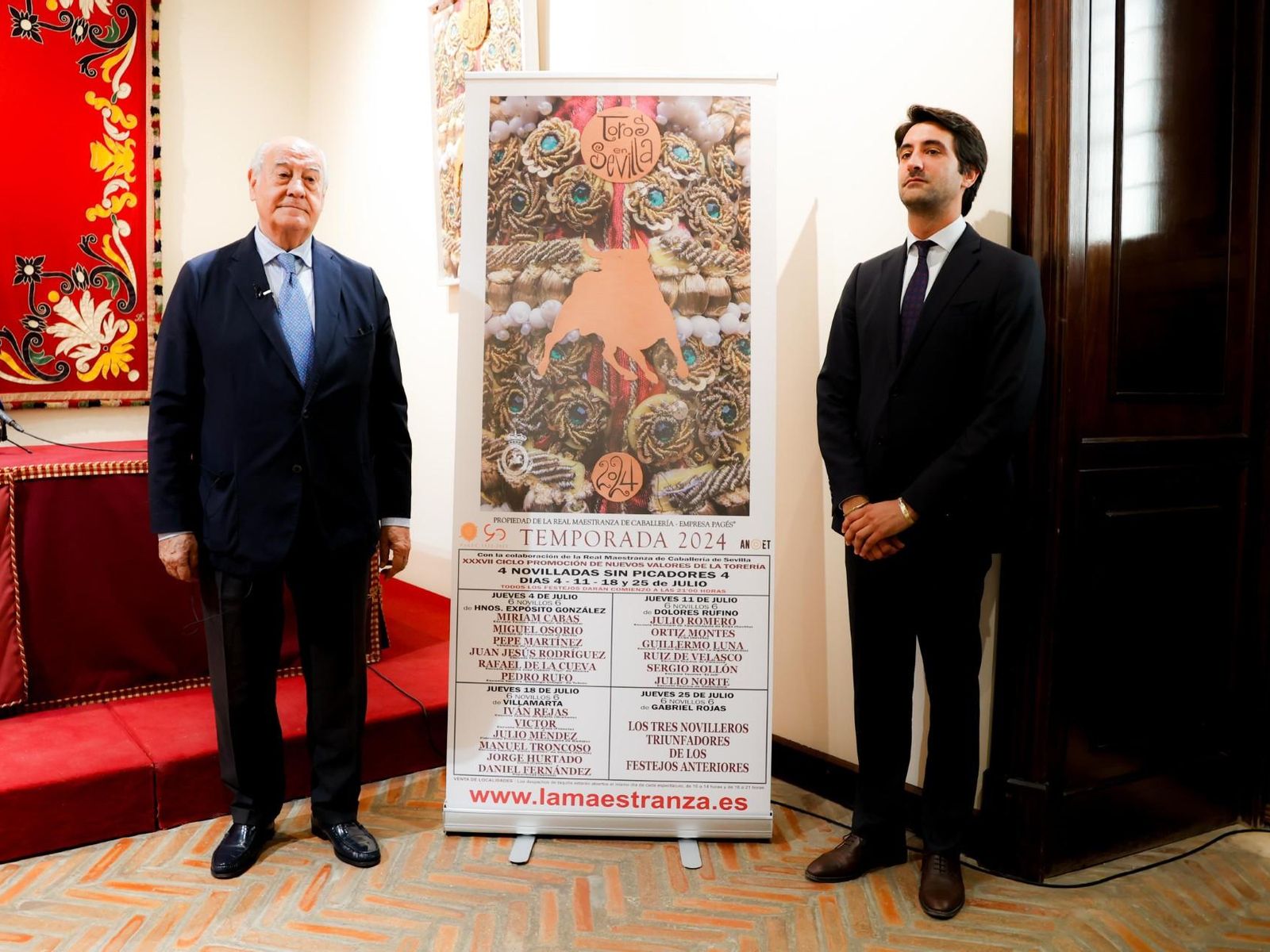 Ramón Valencia -Pastor y Canorea- en la presentación de los carteles del ciclo veraniego de promoción.