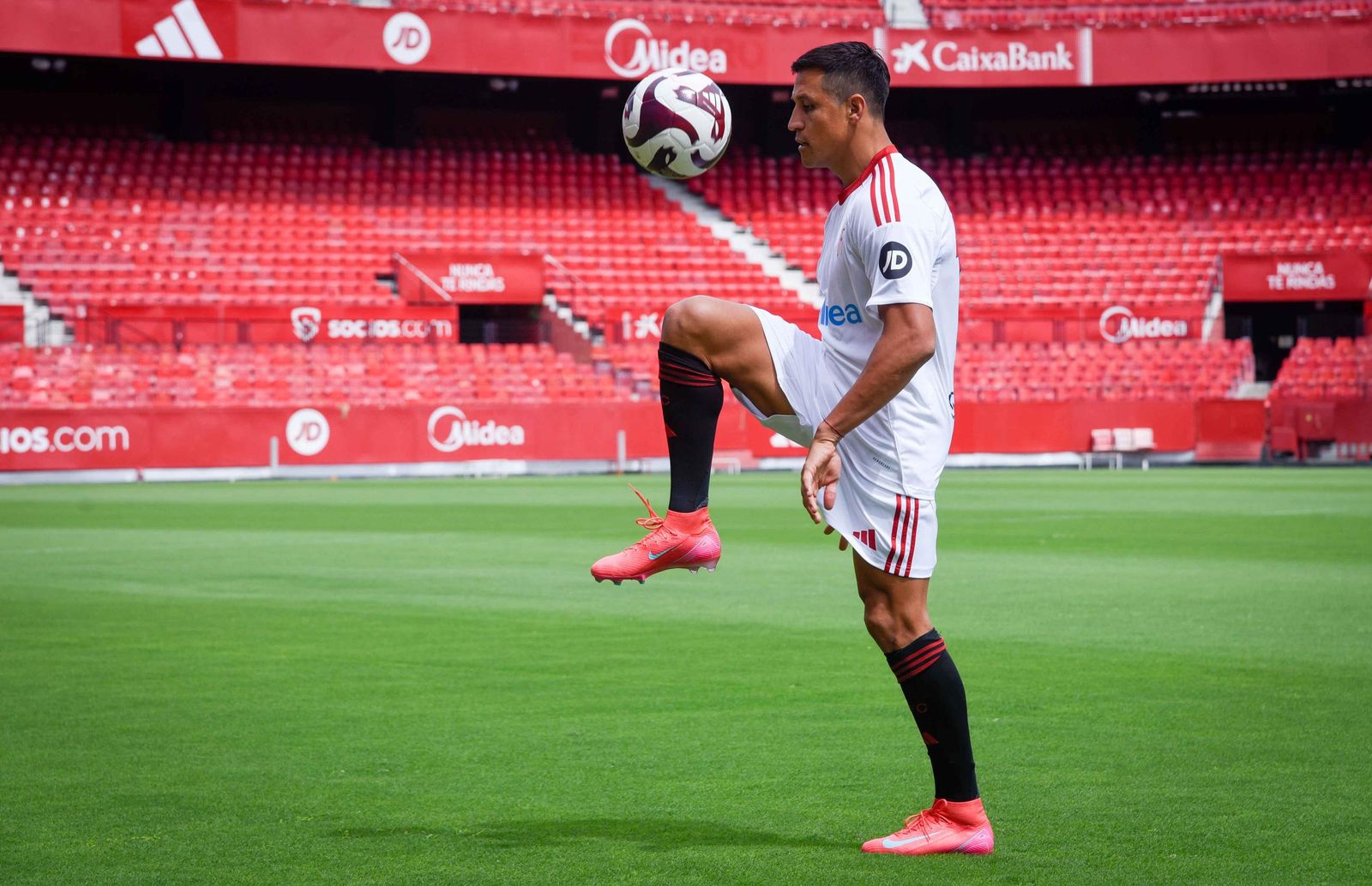 Presentación de Alexis Sánchez como jugador del Sevilla