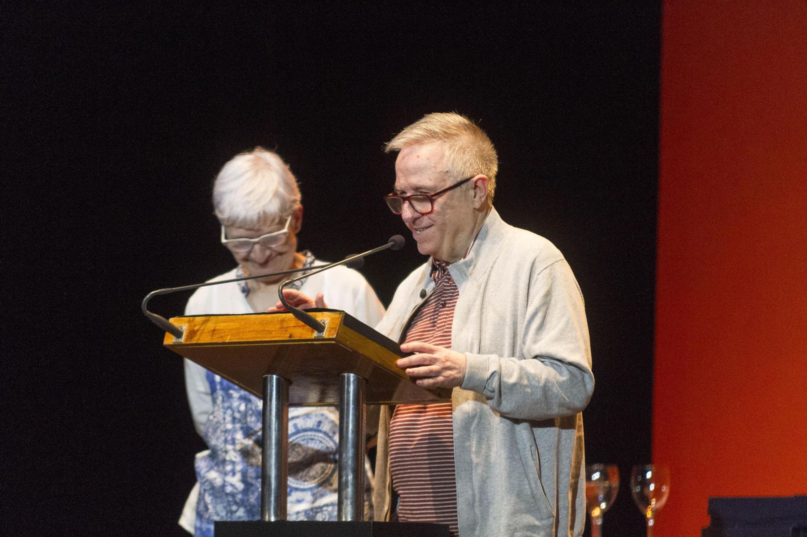 Jesús Domínguez recibe el Premio Lorca de Honor por su contribución a la escena en Andalucía