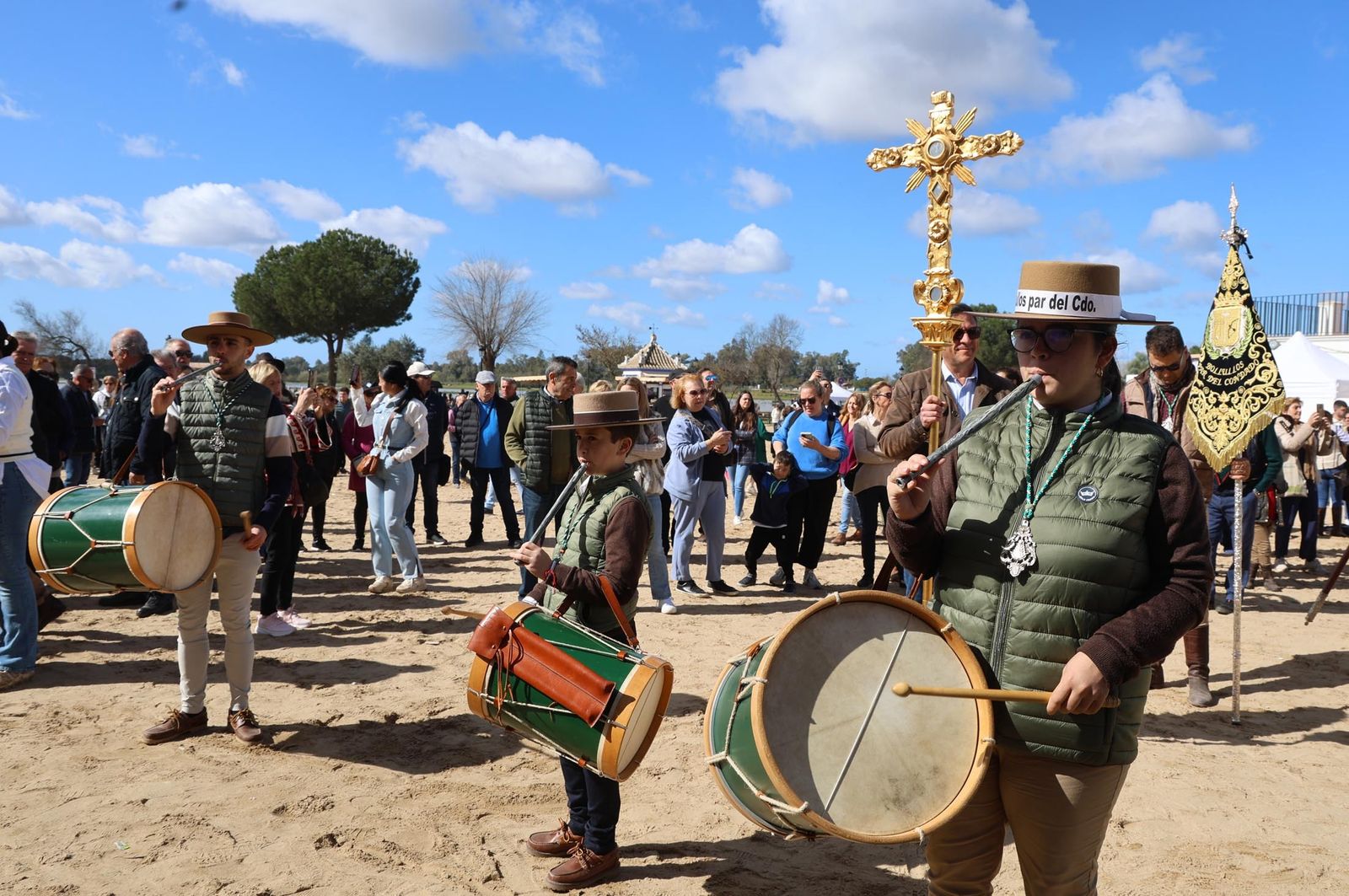 Imágenes de la peregrinación de la Hdad del Rocío de Bollullos par del Condado