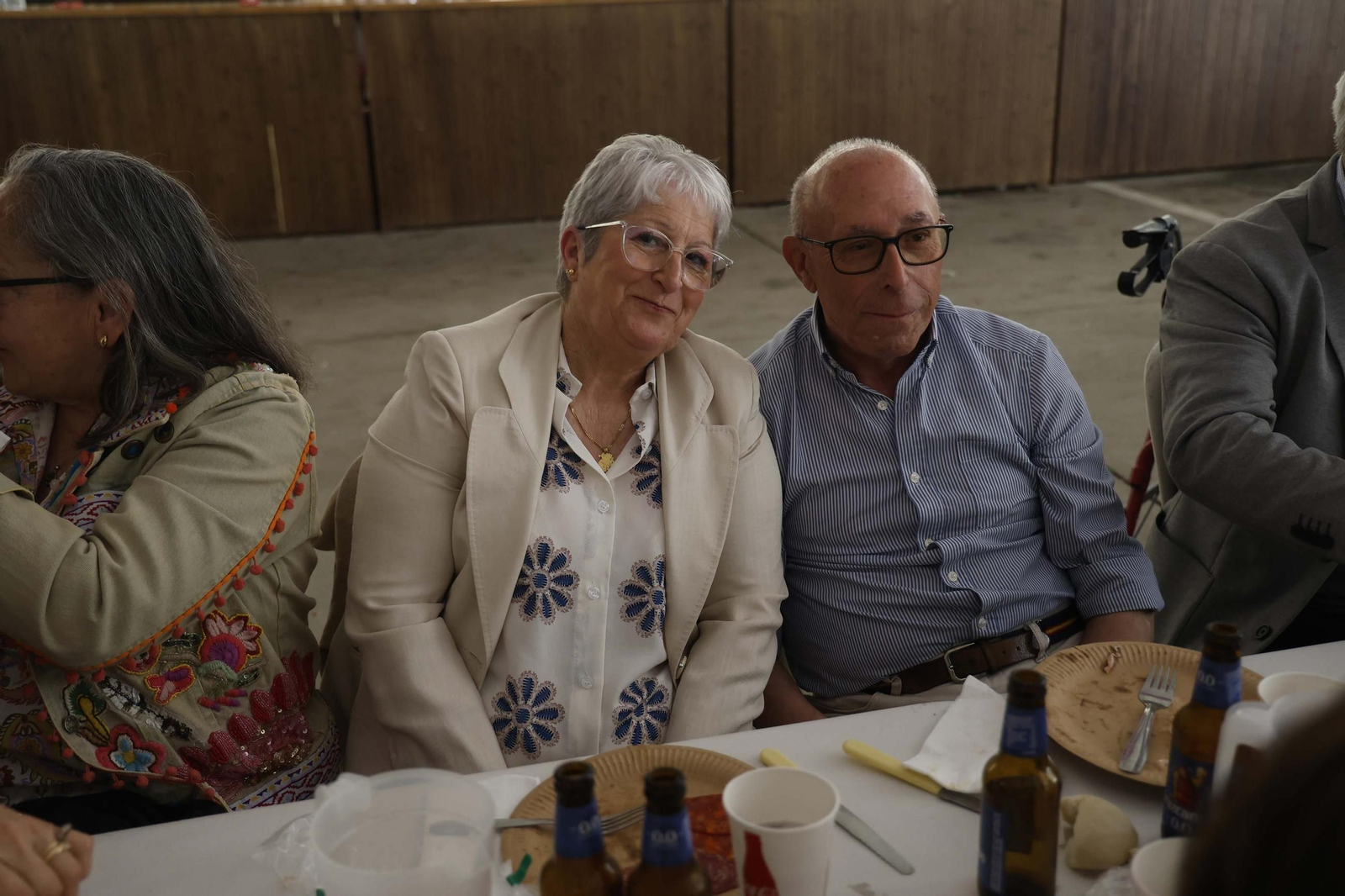 Fotos del almuerzo para mayores en la Feria de Castellar