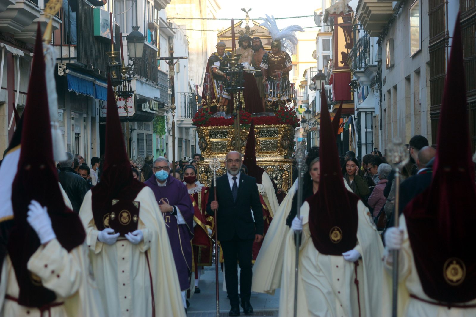 Las imágenes del Miercoles Santo en Puerto Real: Hermandad del Ecce Homo