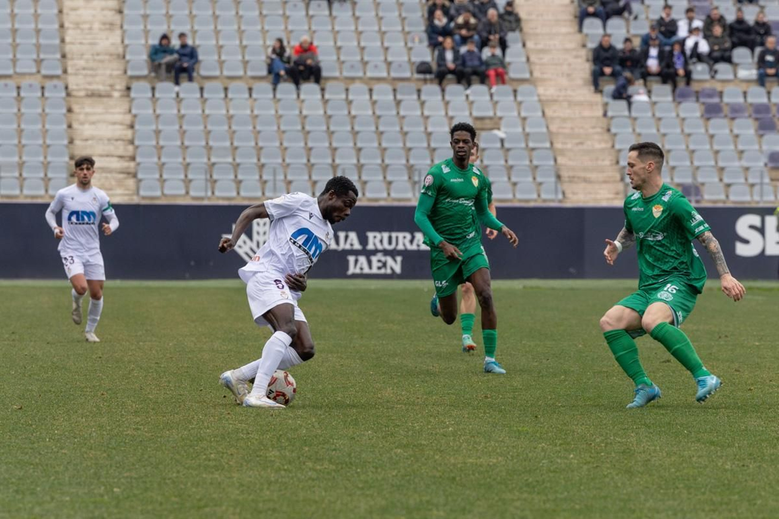 Las mejores imágenes del triunfo del Real Jaén en el derbi ante el Martos CD