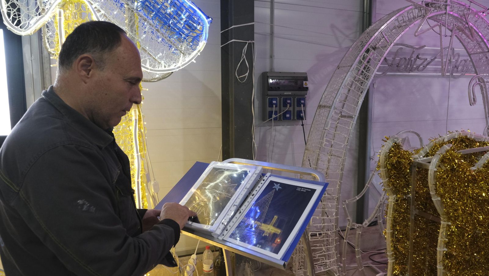 Desde Huécija a todo el mundo, Deconature, alegra la navidad con sus luces, en imágenes