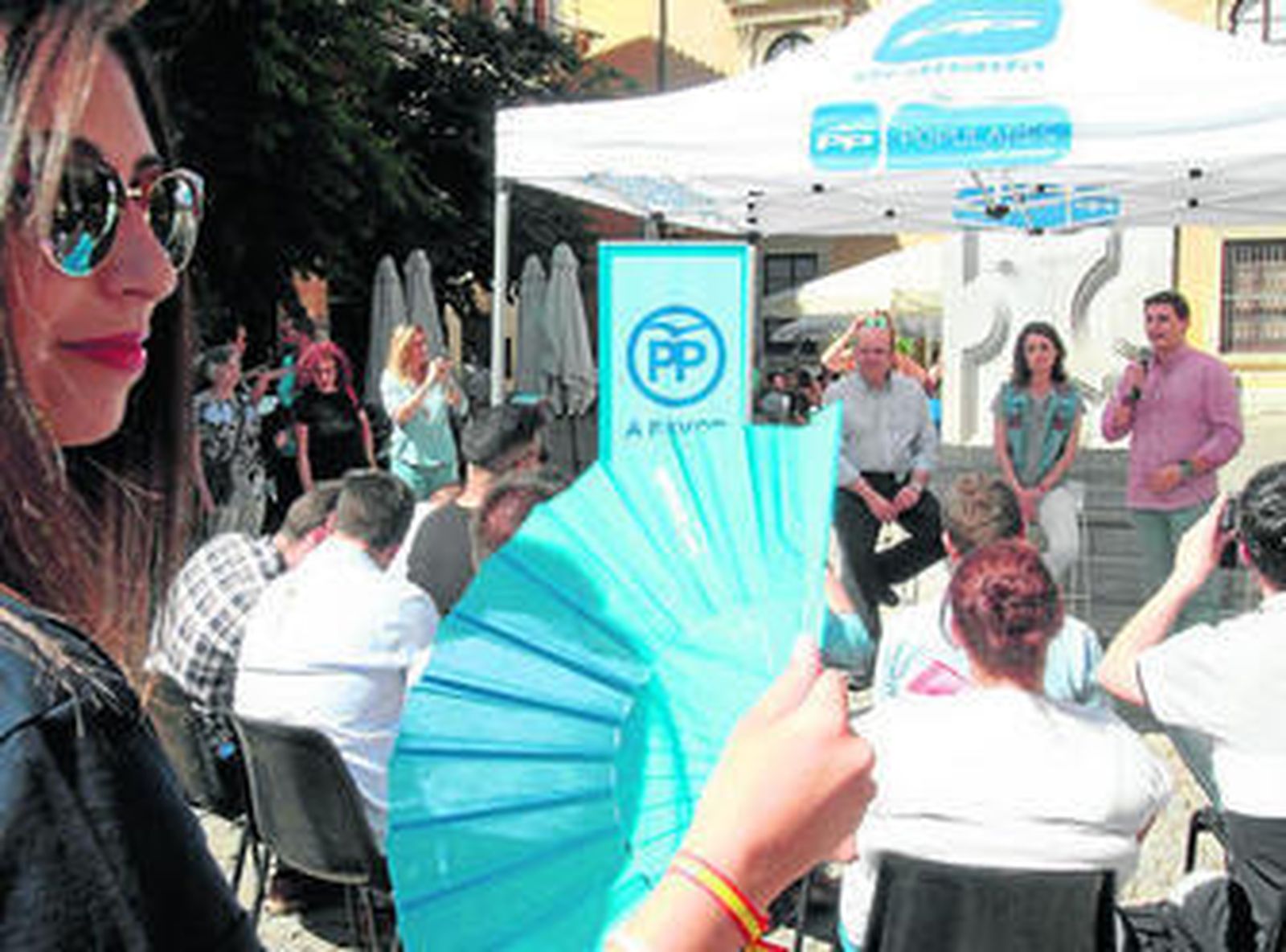 El PP compara sus políticas de futuro con el "fracaso de las del puño en alto"