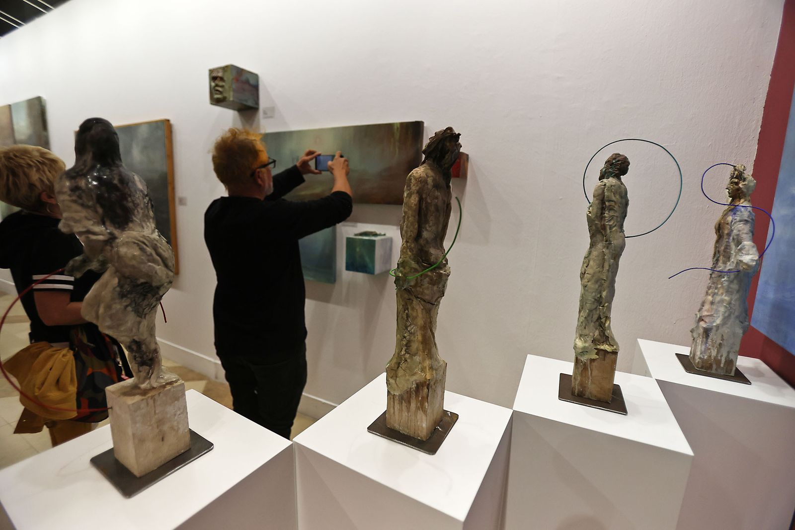 Imágenes de la inauguración de la muestra 'Camino de Perfección' del pintor Antonio Belmonte