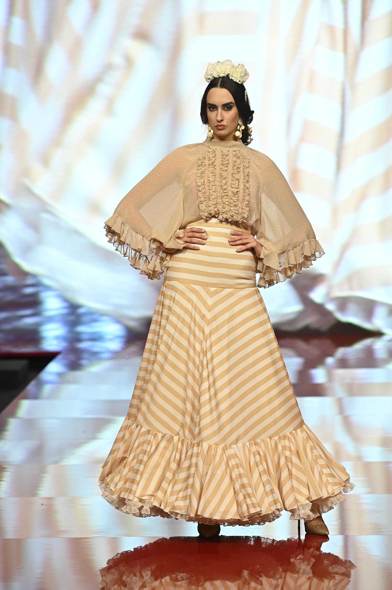 Huelva Flamenca 2025: Desfile de Ángeles Isa