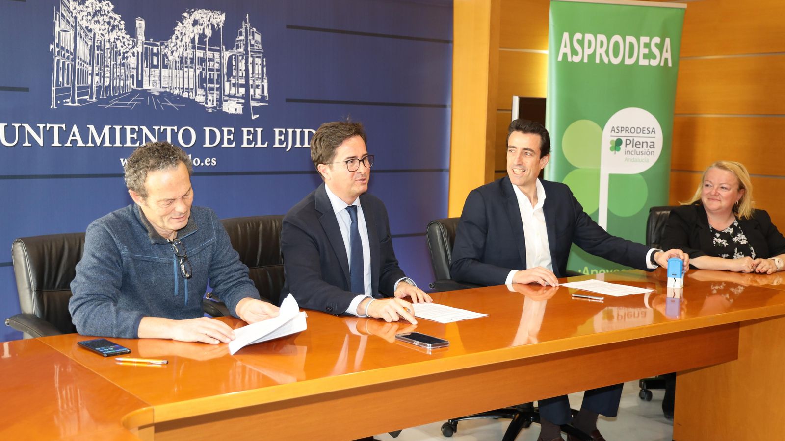El Ayuntamiento de El Ejido y ASPRODESA suscriben el convenio de colaboración.