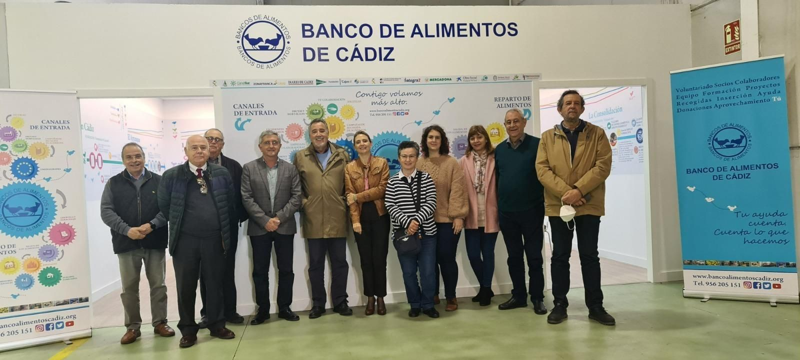 Representantes de las primeras asociaciones que han visitado el Banco de Alimentos de Cádiz. Representantes de las primeras asociaciones que han visitado el Banco de Alimentos de Cádiz.