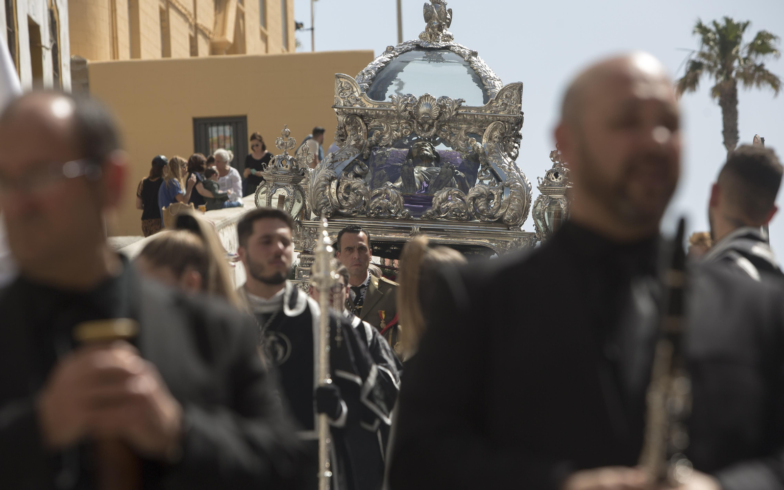 Las imágenes de la cofradía del Santo entierro en la Semana Santa de Cádiz 2022