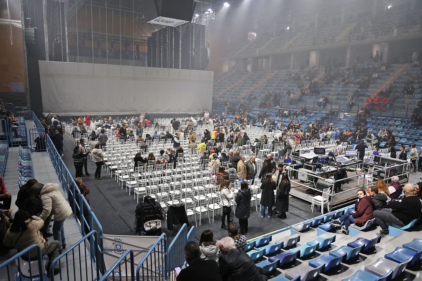 Imágenes del ambiente previo al concierto de Manolo García