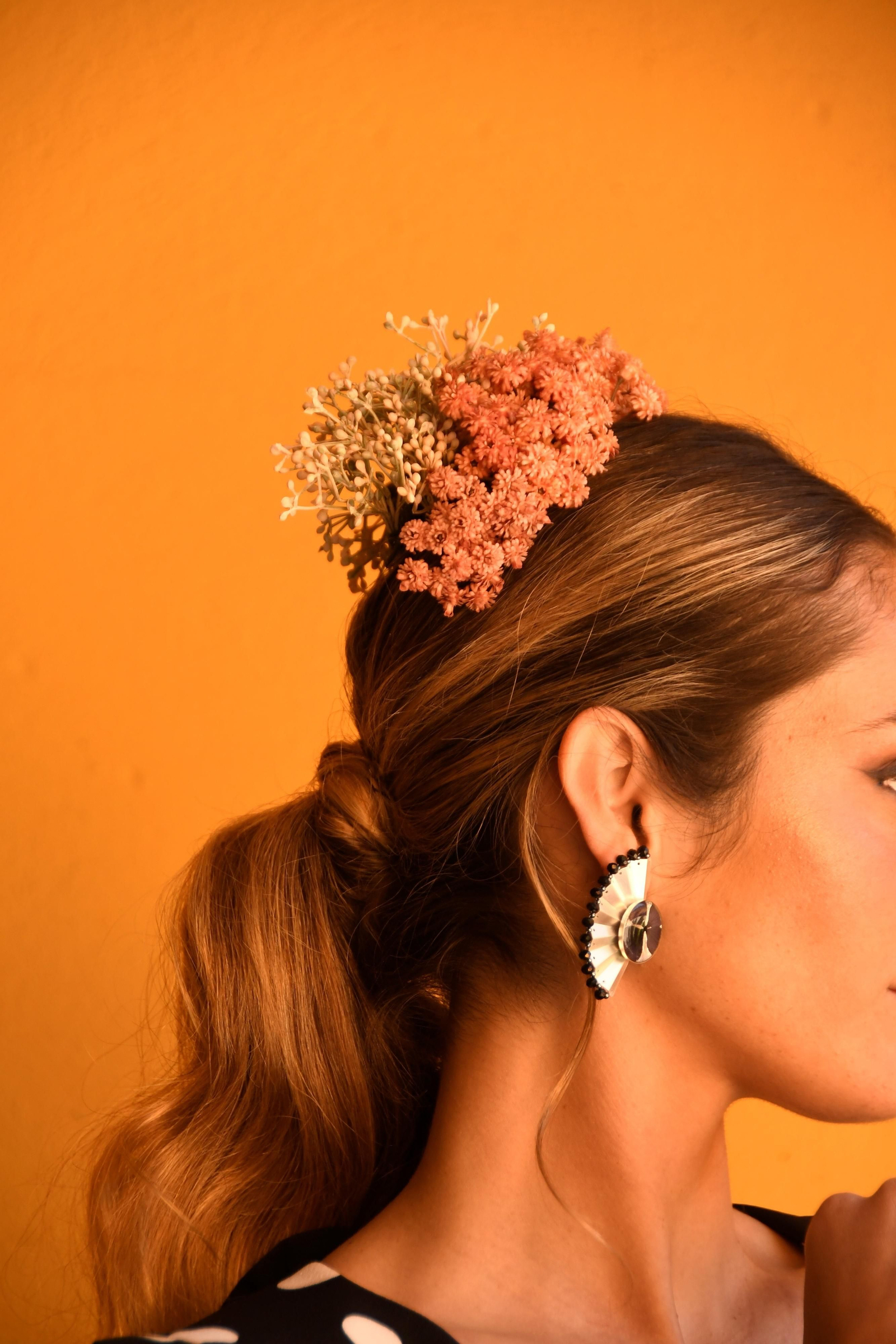 Paniculata. Traje de flamenca: Pepa Garrido.