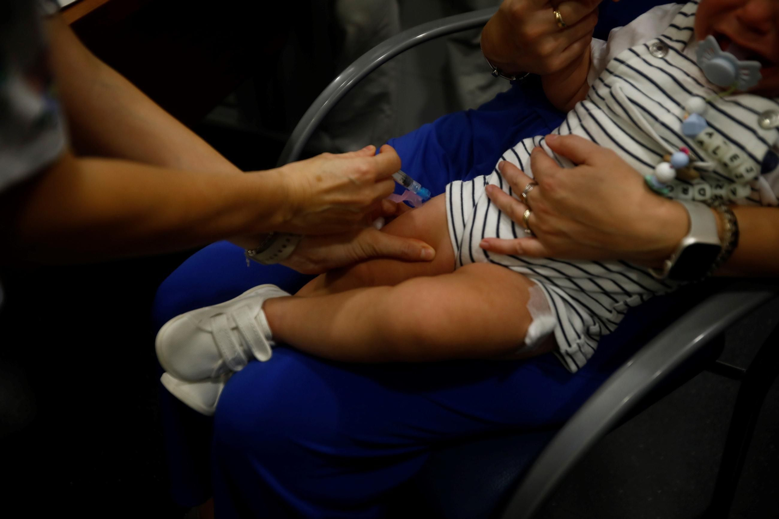 El inicio de la campaña de vacunación contra la gripe, en imágenes