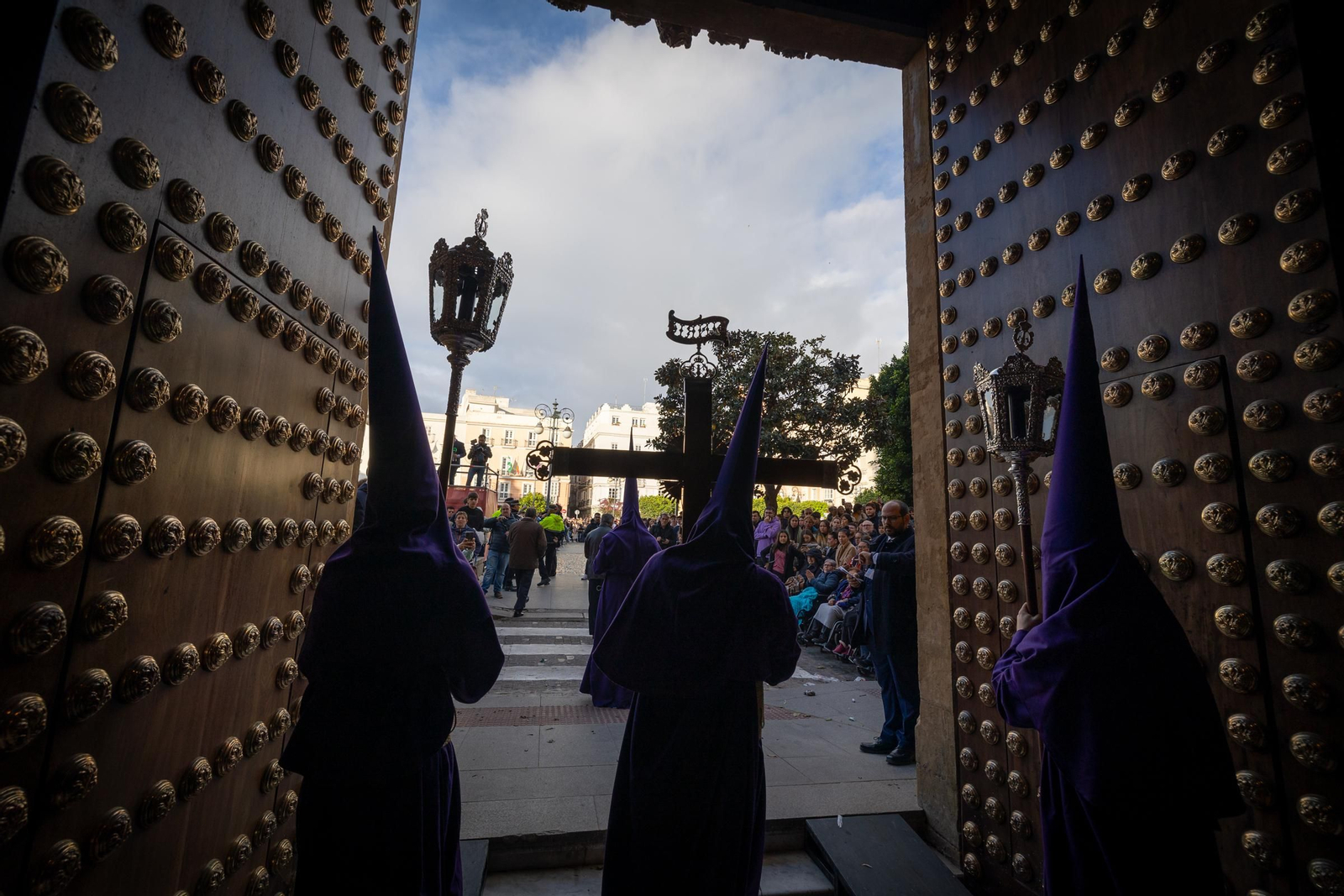 Las imágenes de la cofradía de Columna en la Semana Santa de Cádiz de 2024 Las imágenes de la cofradía de Columna en la Semana Santa de Cádiz de 2024
