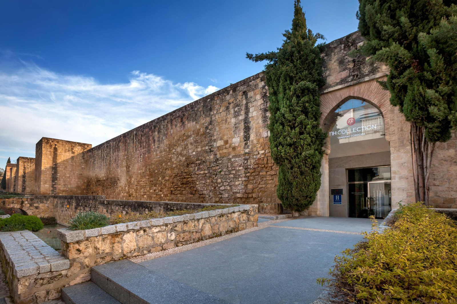 Imagen de la entrada del NH Collection Amistad Córdoba.
