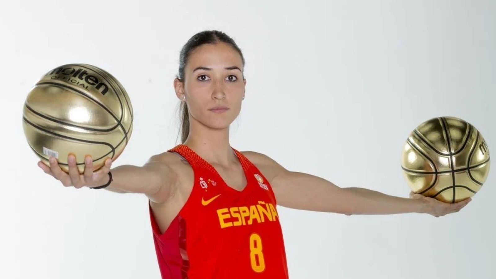 Belén Arrojo ya se encuentra en Valencia entrenando con sus compañeras.