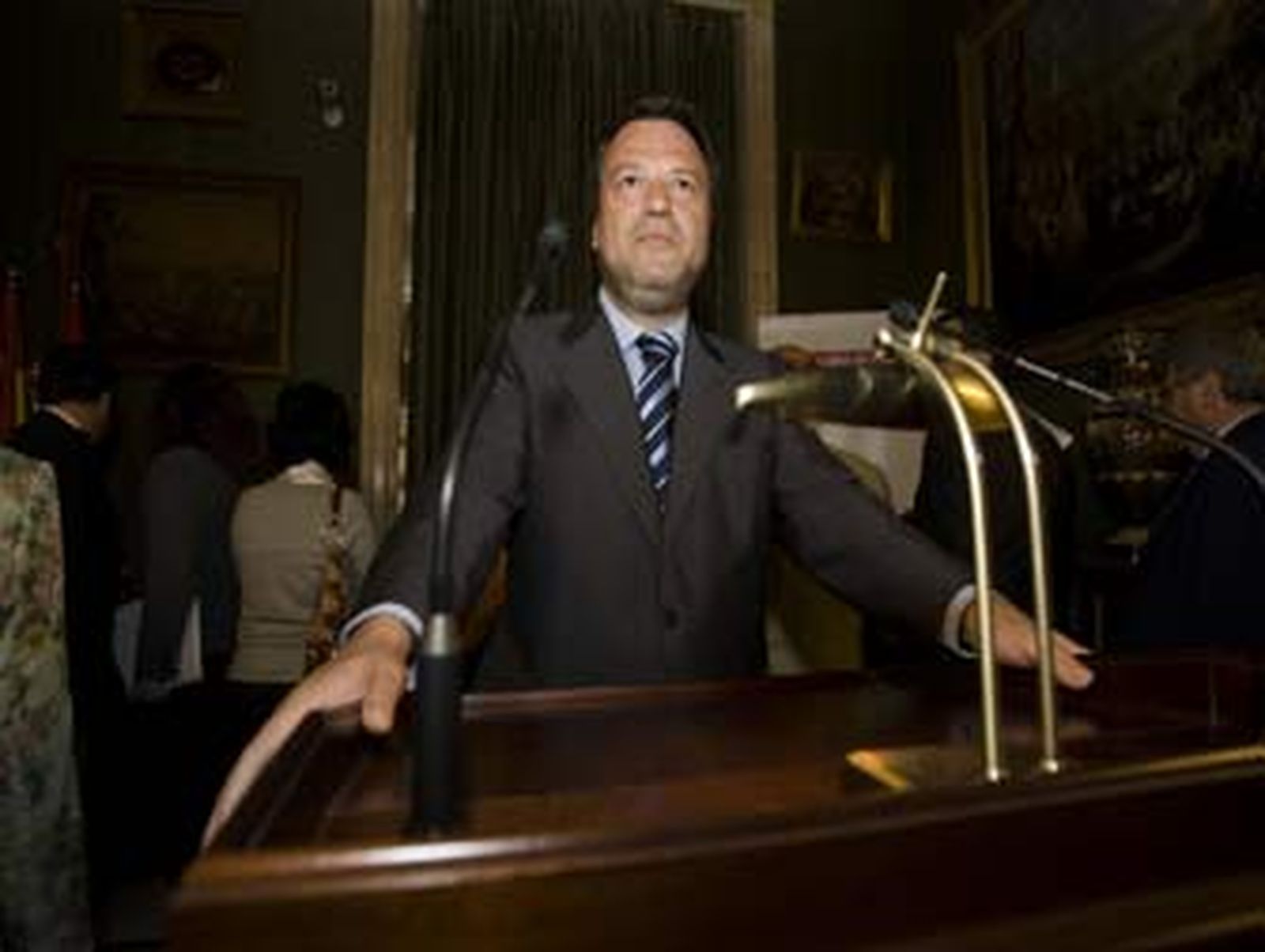 El alcalde admite la recesión, pero dice que "se afrontará con garantías"