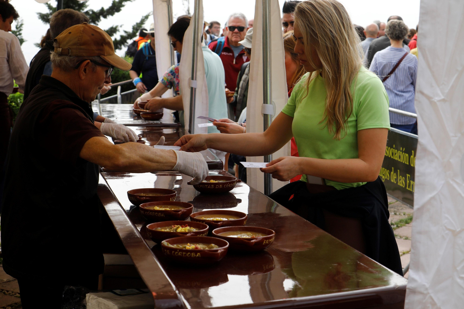 Las mejores imágenes de las tradicionales Habas en las Ermitas de Córdoba