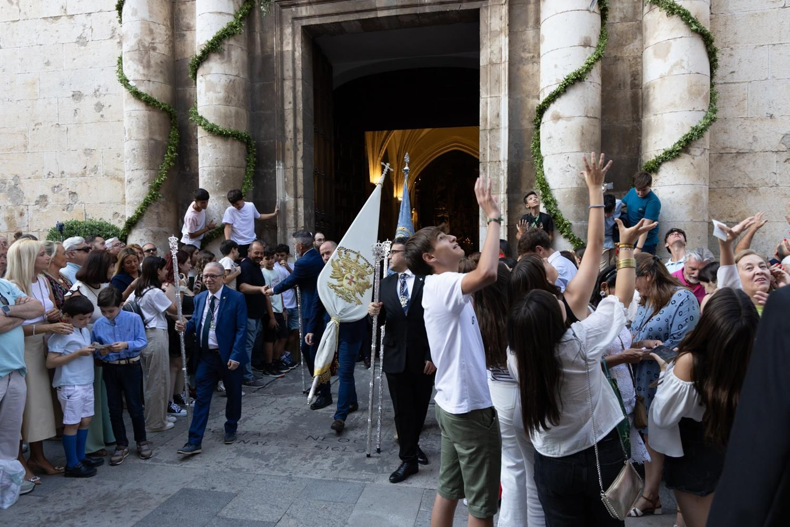 Así ha procesionado la Virgen de la Capilla por Jaén en su día grande.