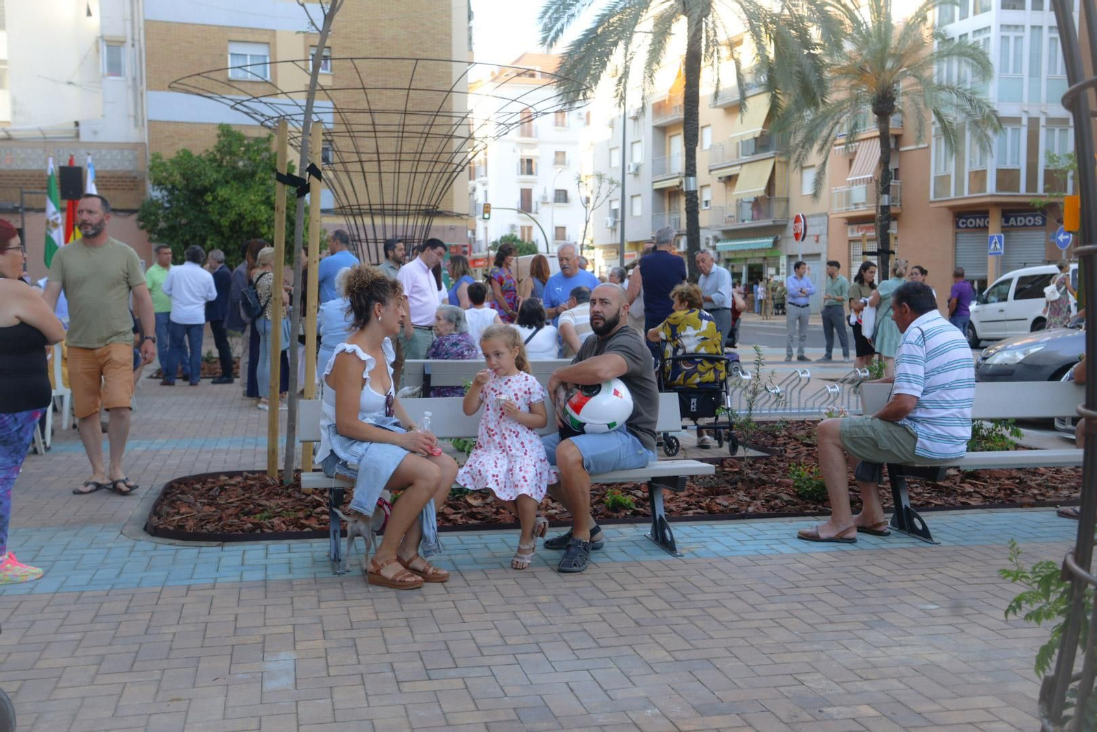 Imágenes de la inauguración de la remodelación de la zona de la antigua Fábrica de Harina en el Barrio de Las Colonias