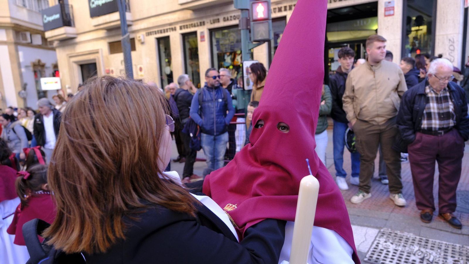 Coronación desaría al viento en su estación de Penitencia