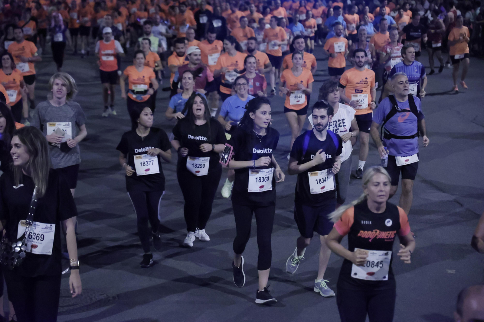 Búscate en la Carrera Nocturna de Sevilla (6)