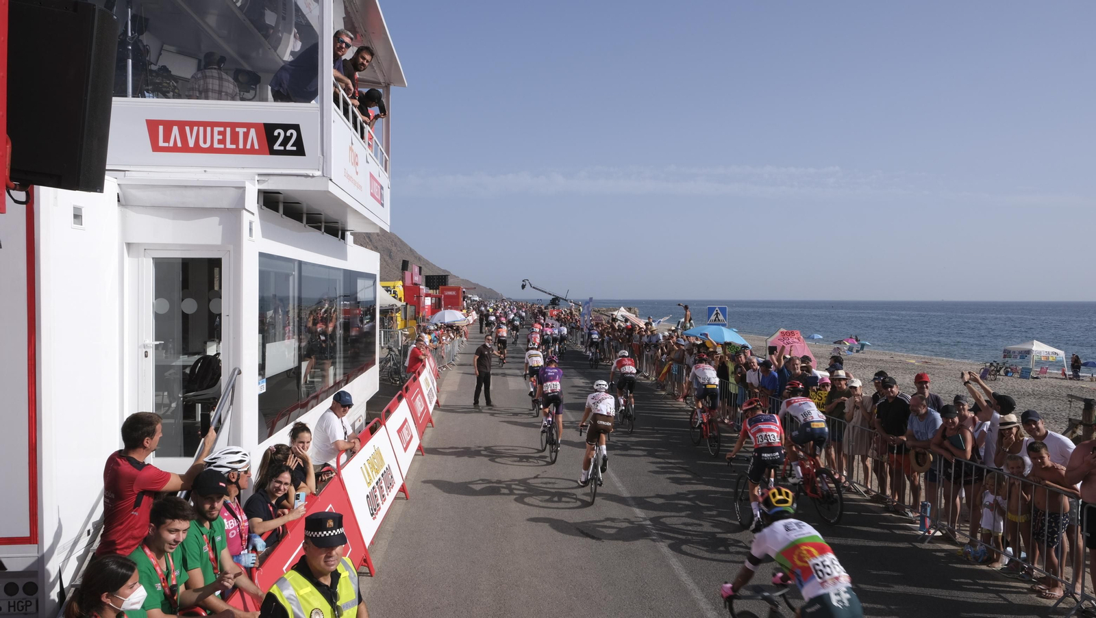 Imágenes de la etapa de la Vuelta a España con llegada en Cabo de Gata, Almería