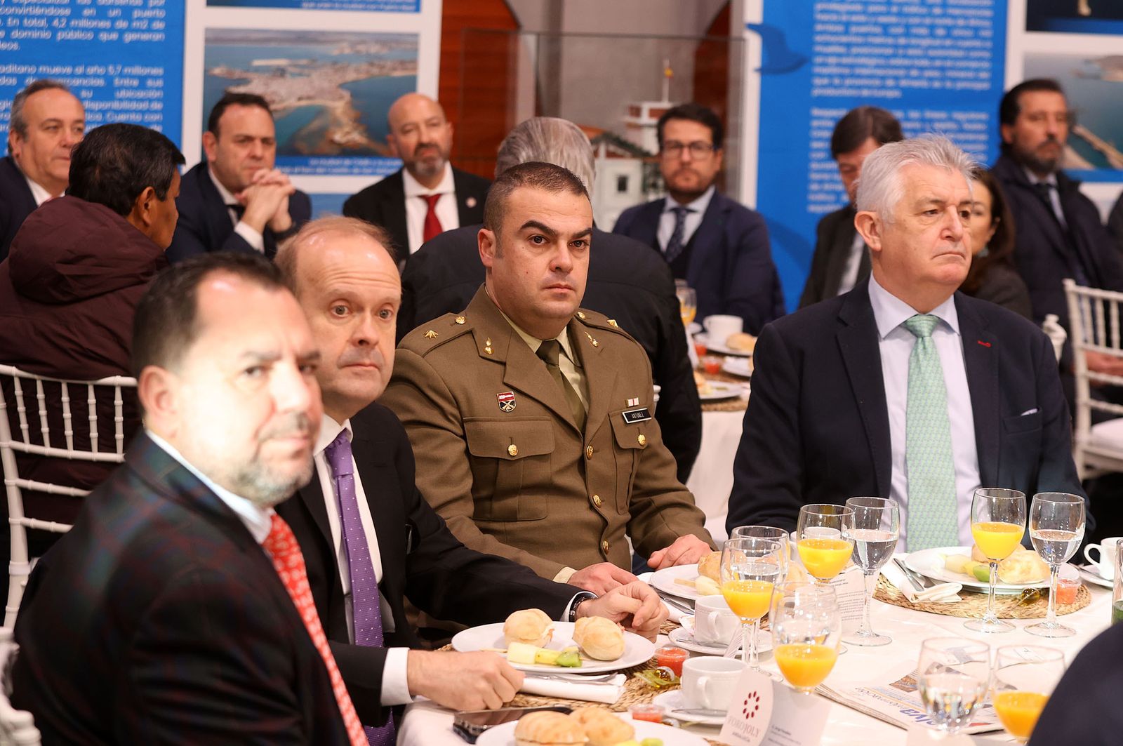 Imágenes del desayuno-coloquio con Jorge Paradela en el Foro Joly Andalucía celebrado en Huelva