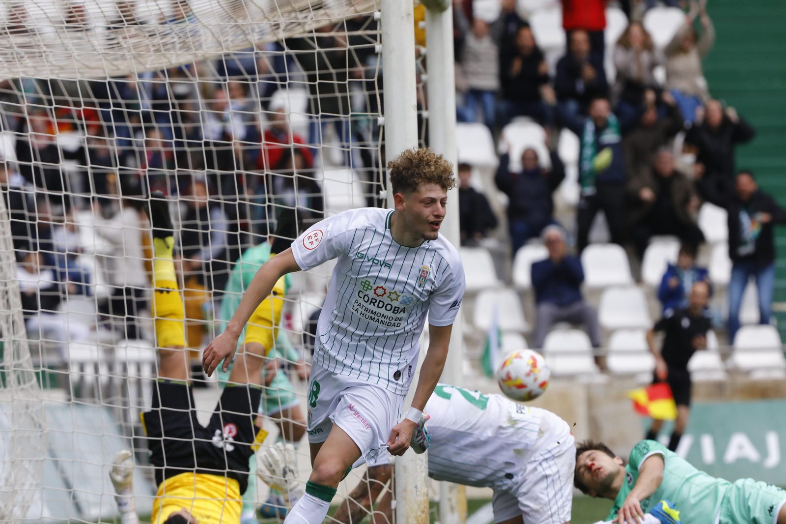 La victoria del Córdoba CF ante la Cultural Leonesa, en imágenes