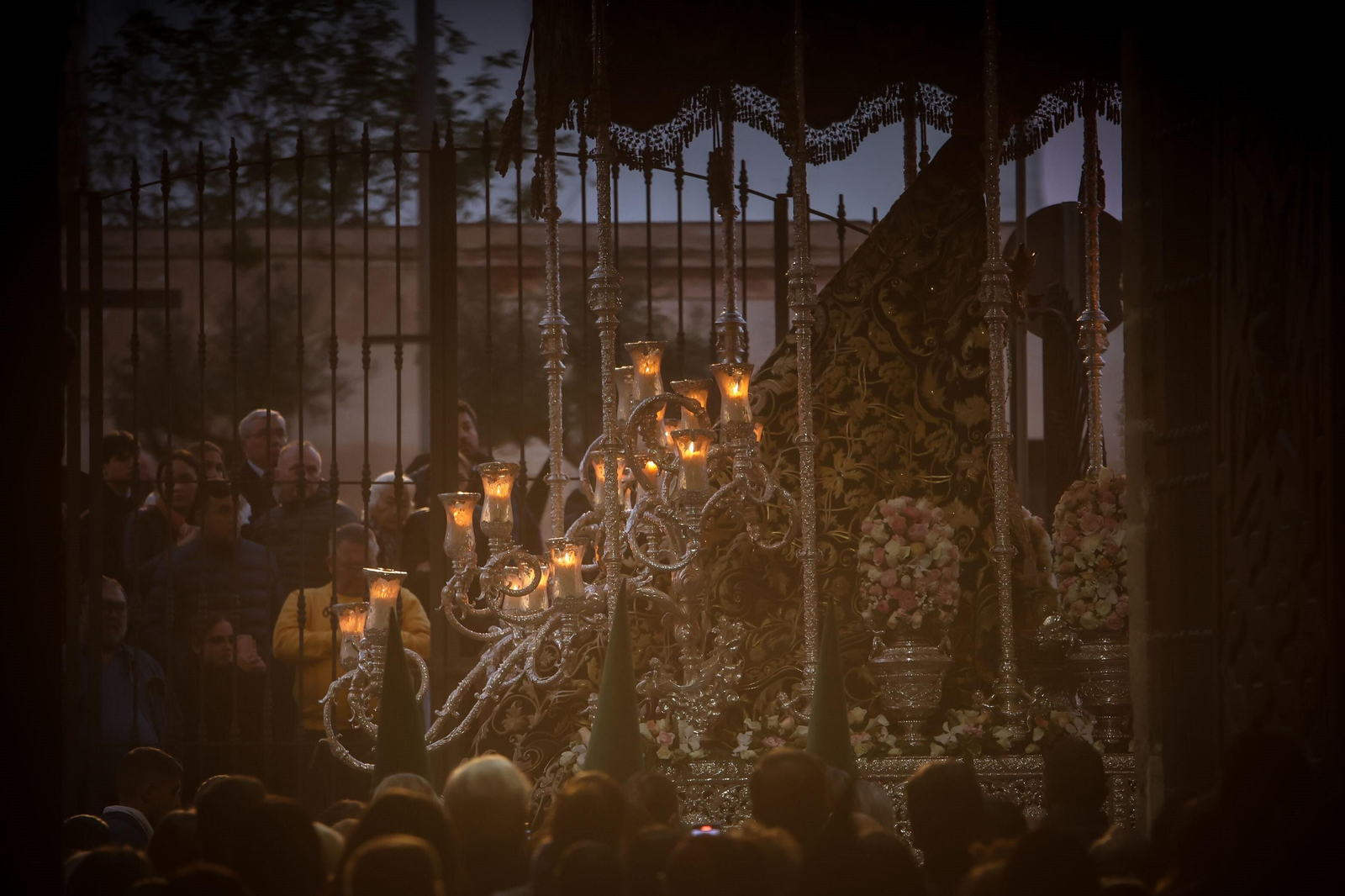 Madrugada del Viernes Santo en Jerez: imágenes de la Noche de Jesús