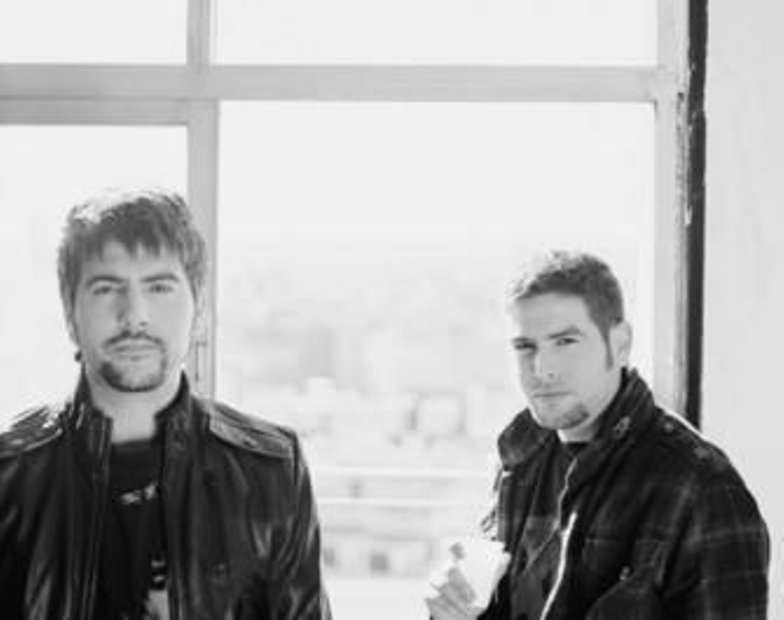 David Muñoz, a la izquierda, junto a su hermano José Muñoz, los integrantes de Estopa.