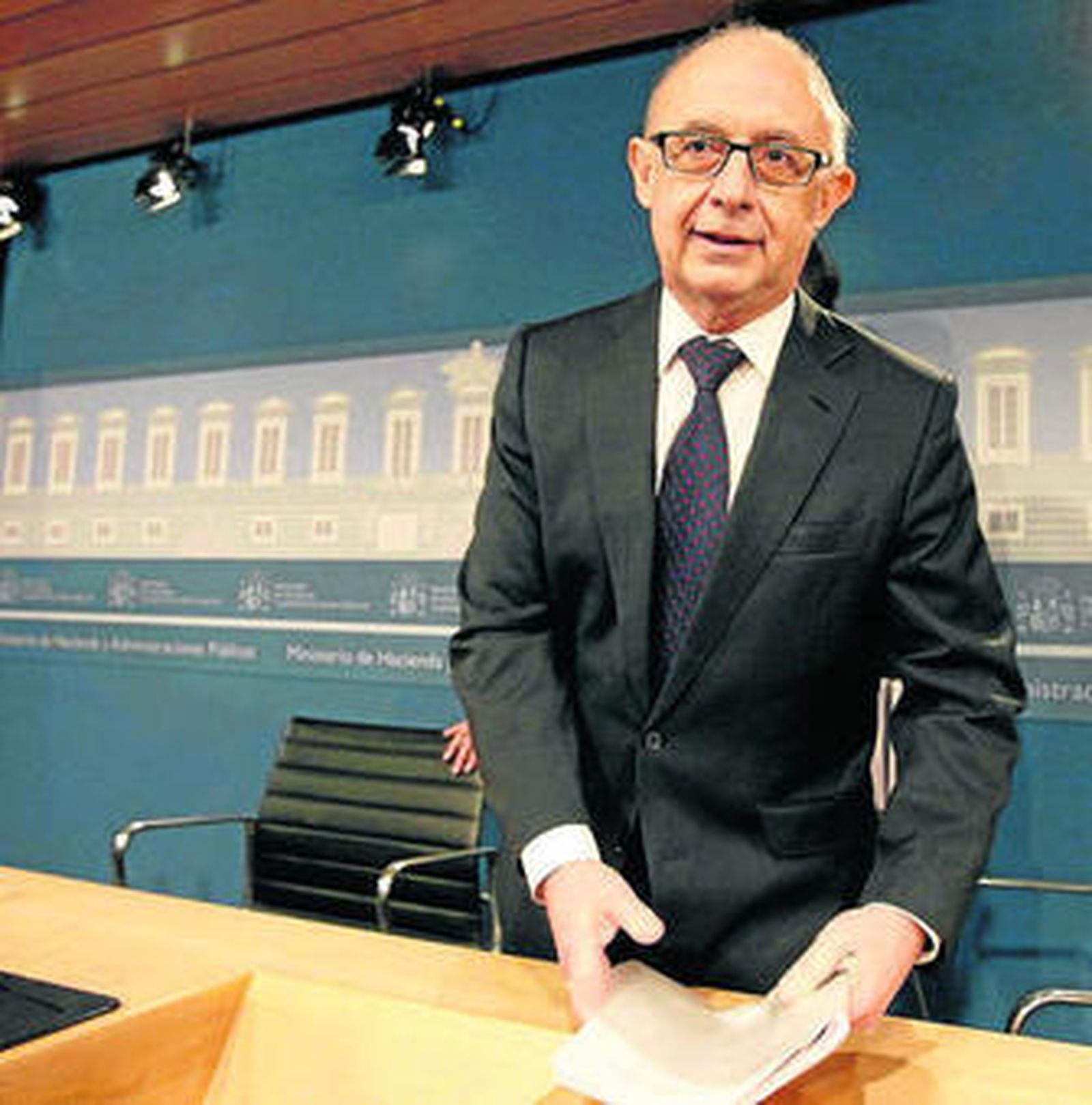 El ministro de Hacienda, Cristóbal Montoro, ayer.