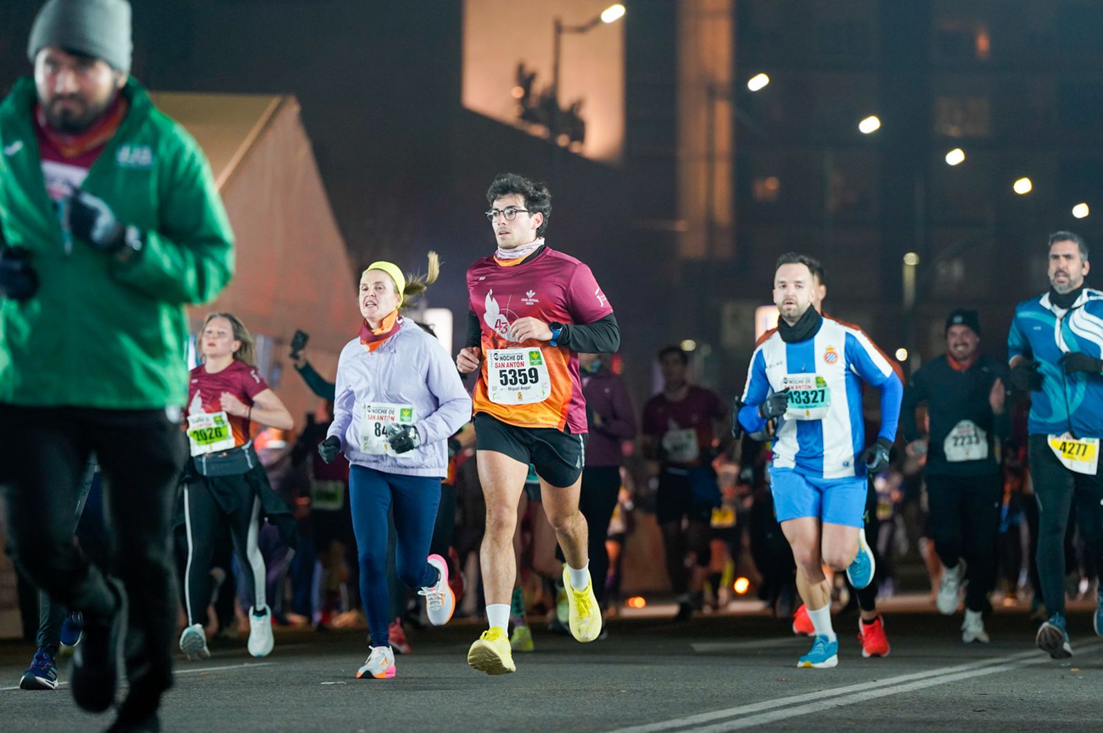 En imágenes: búscate en tu llegada a meta de la Carrera de San Antón 2026 (14)