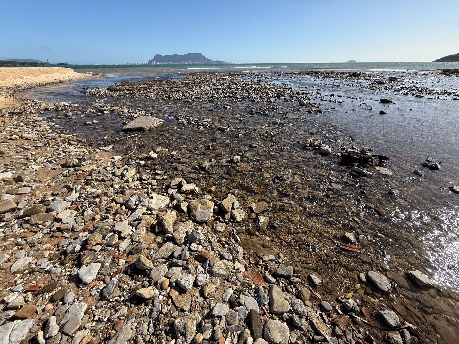 Las fotografías de los daños de las últimas borrascas en las playas de Getares y El Rinconcillo, en Algeciras