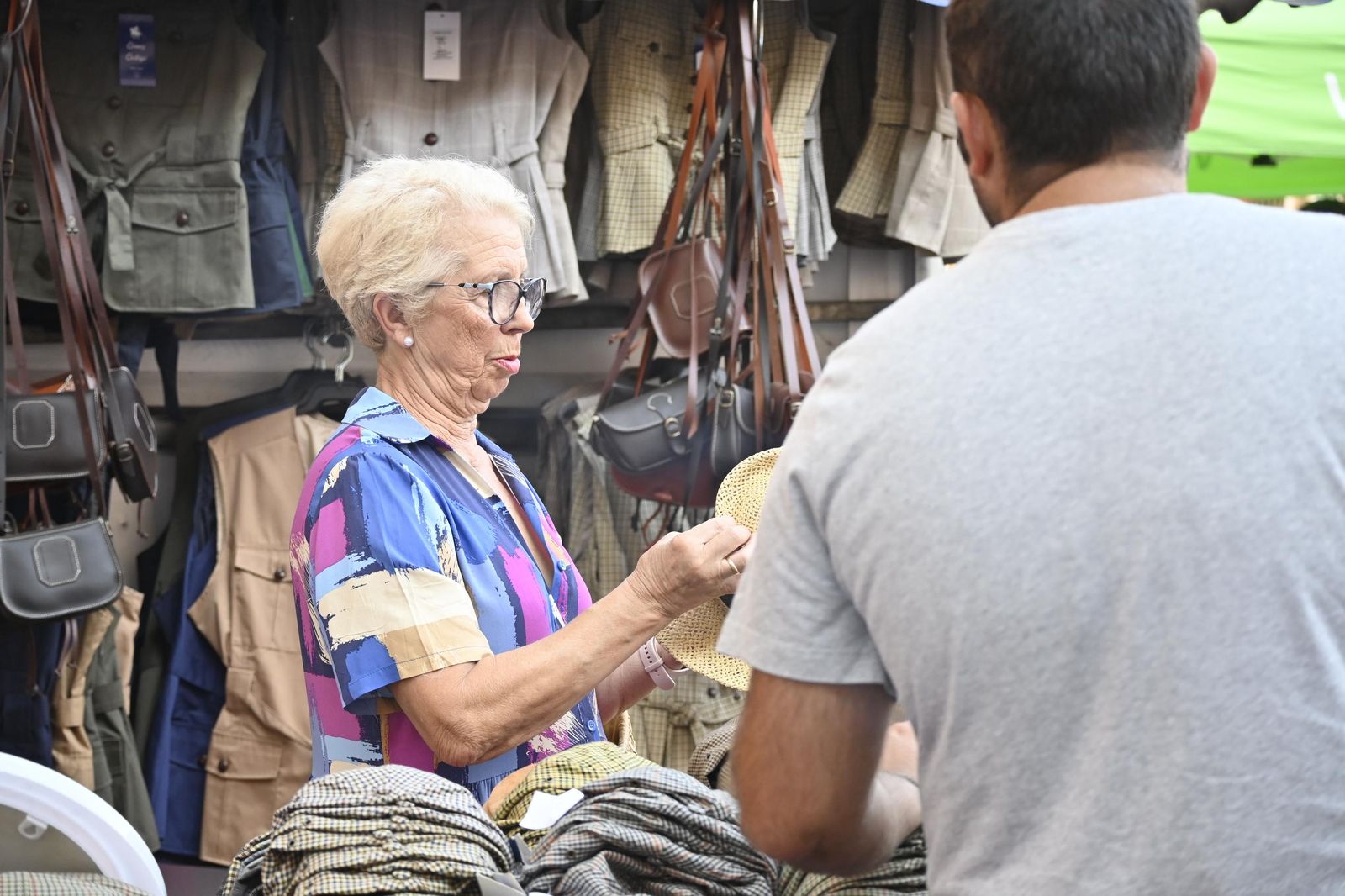 Imágenes de ambiente en el cuarto día de toros en Huelva