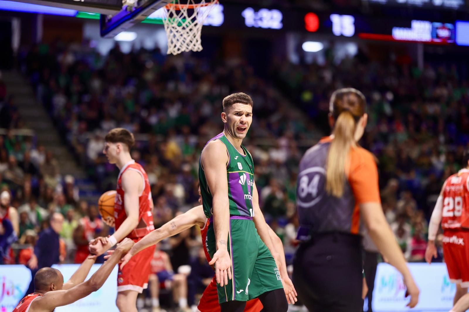 El Unicaja-Baxi Manresa, en fotos