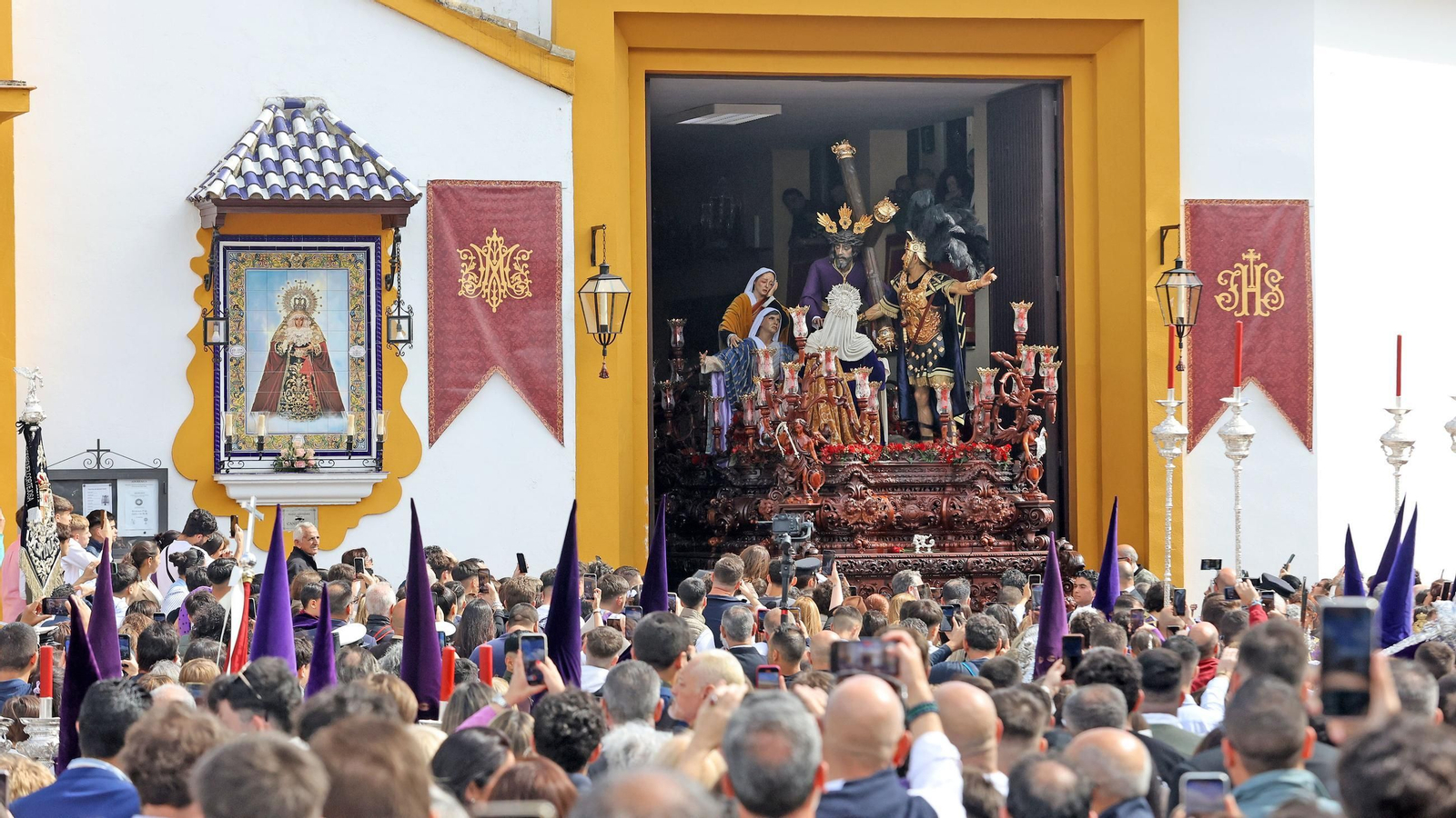 Imágenes de la Hermandad de La Candelaria en el Lunes Santo de Jerez 2025