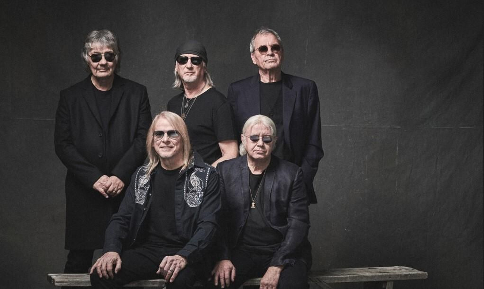 Deep Purple (Ian Gillan de pie a la derecha)