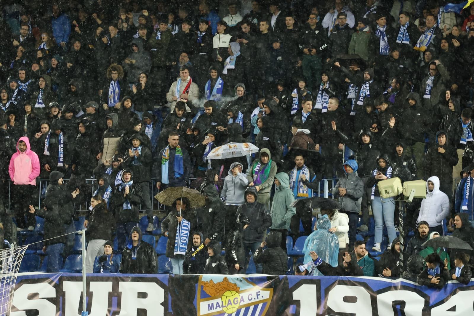 Búscate bajo la lluvia en el Málaga CF-Burgos