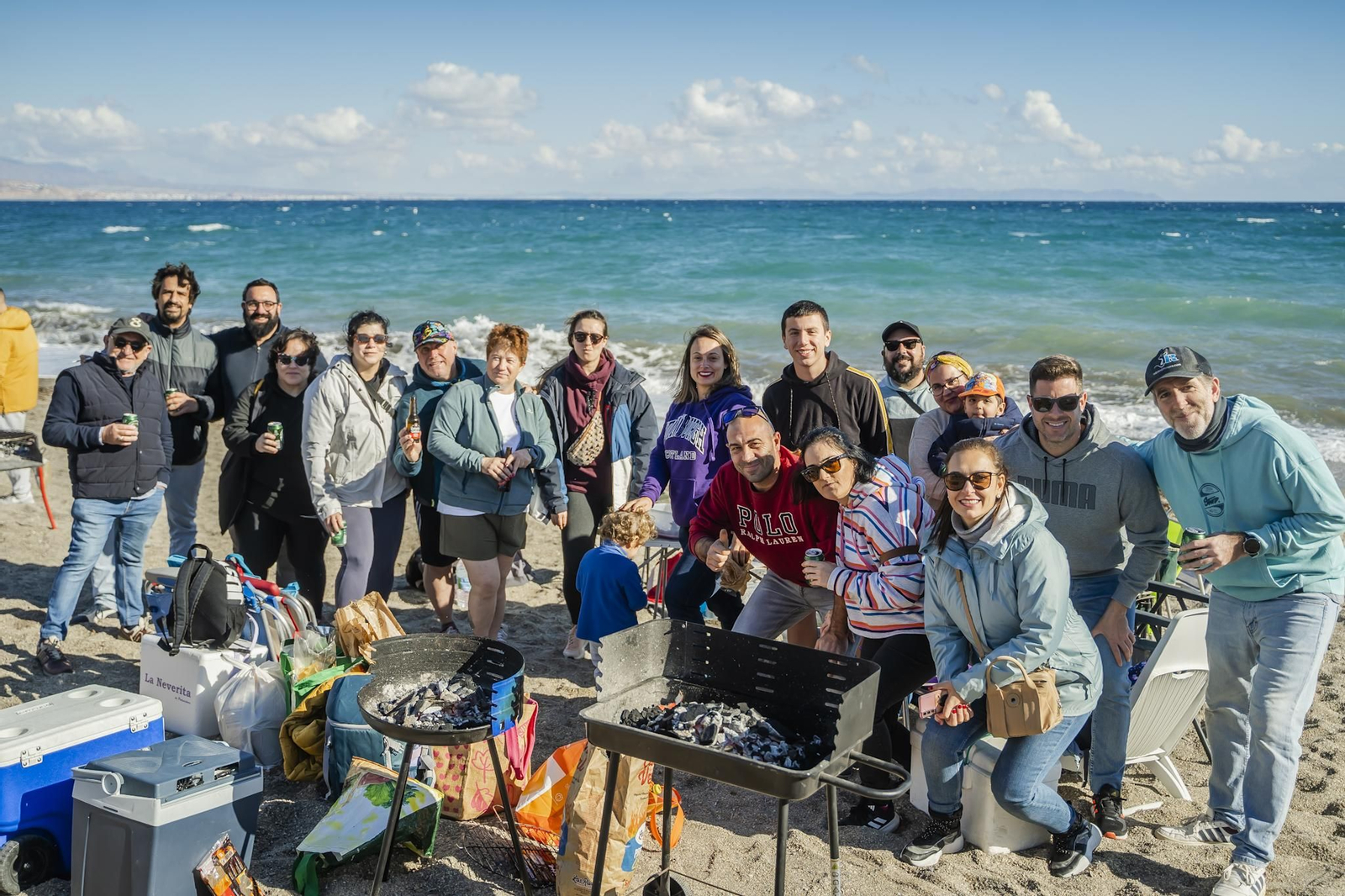 Las playas de Roquetas despiden el año a lo grande con Las Moragas.