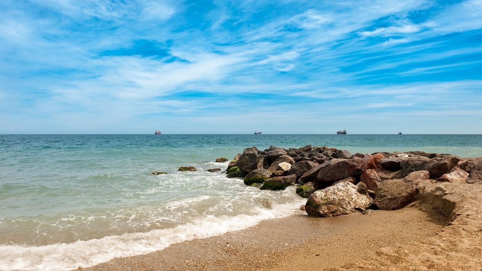 Playa de Quitapellejos en Cuevas