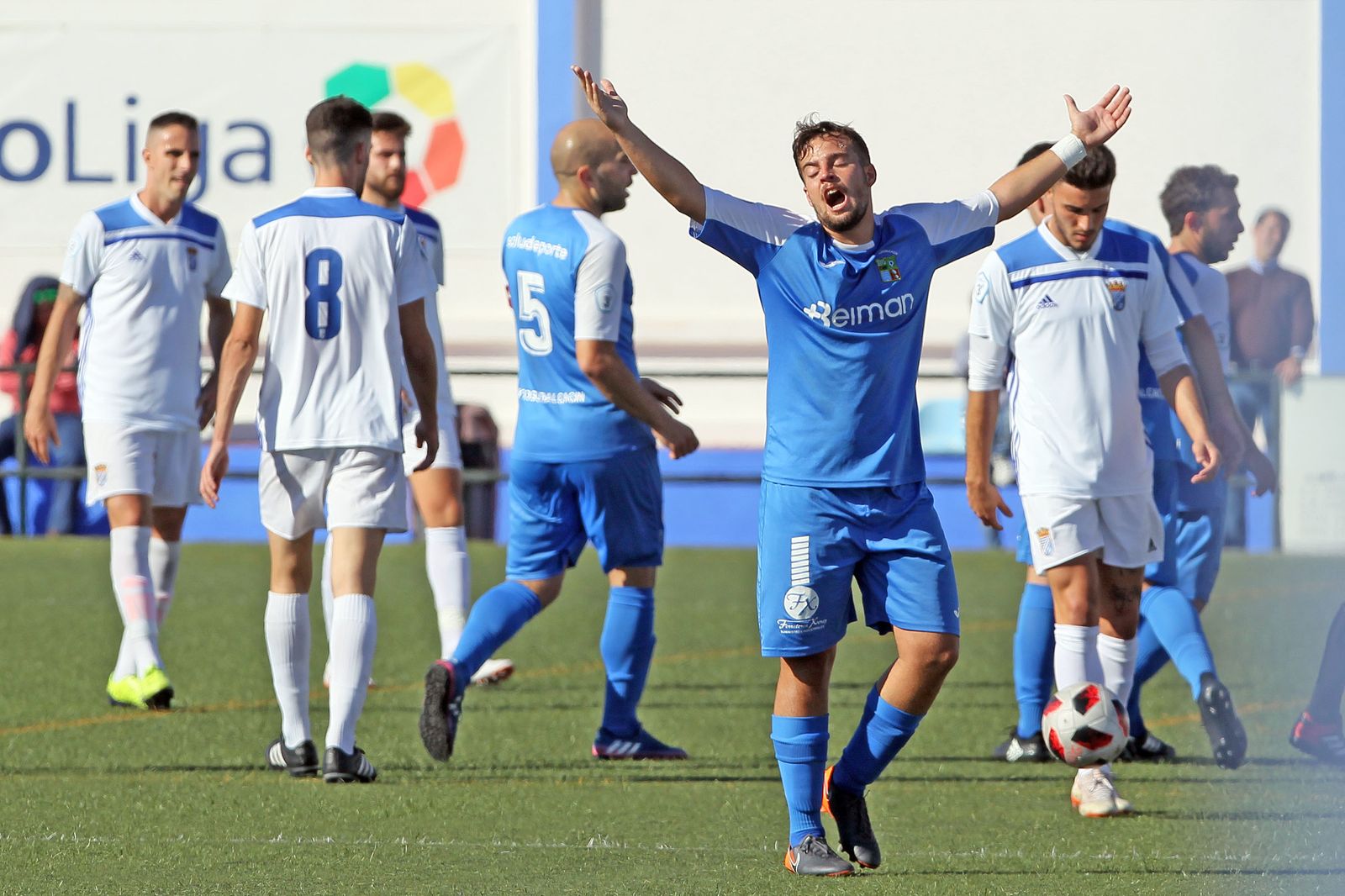 Rosales, en el partido contra el Xerez CD en el Fernández Marchán.