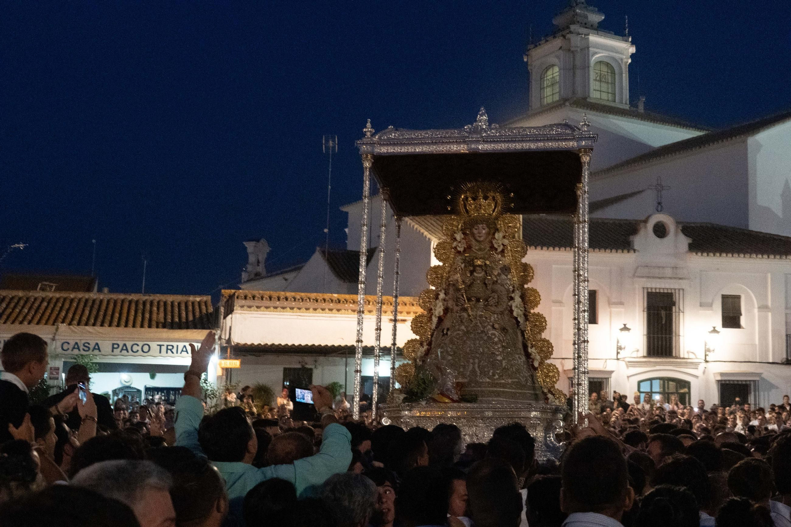 El Rocío 2025: La procesión de la Virgen del Rocío el lunes de Pentecostés en imágenes