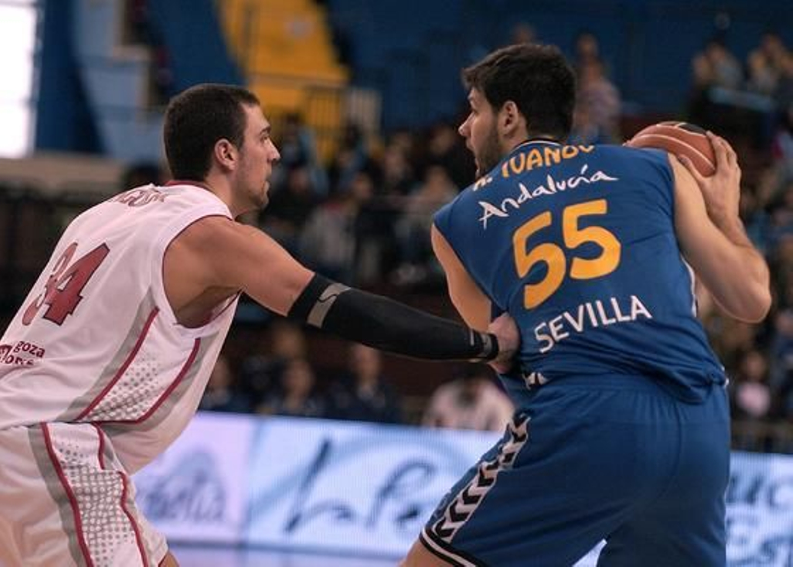 El Cajasol cede en casa ante el CAI Zaragoza (72-86). / Manuel Gómez