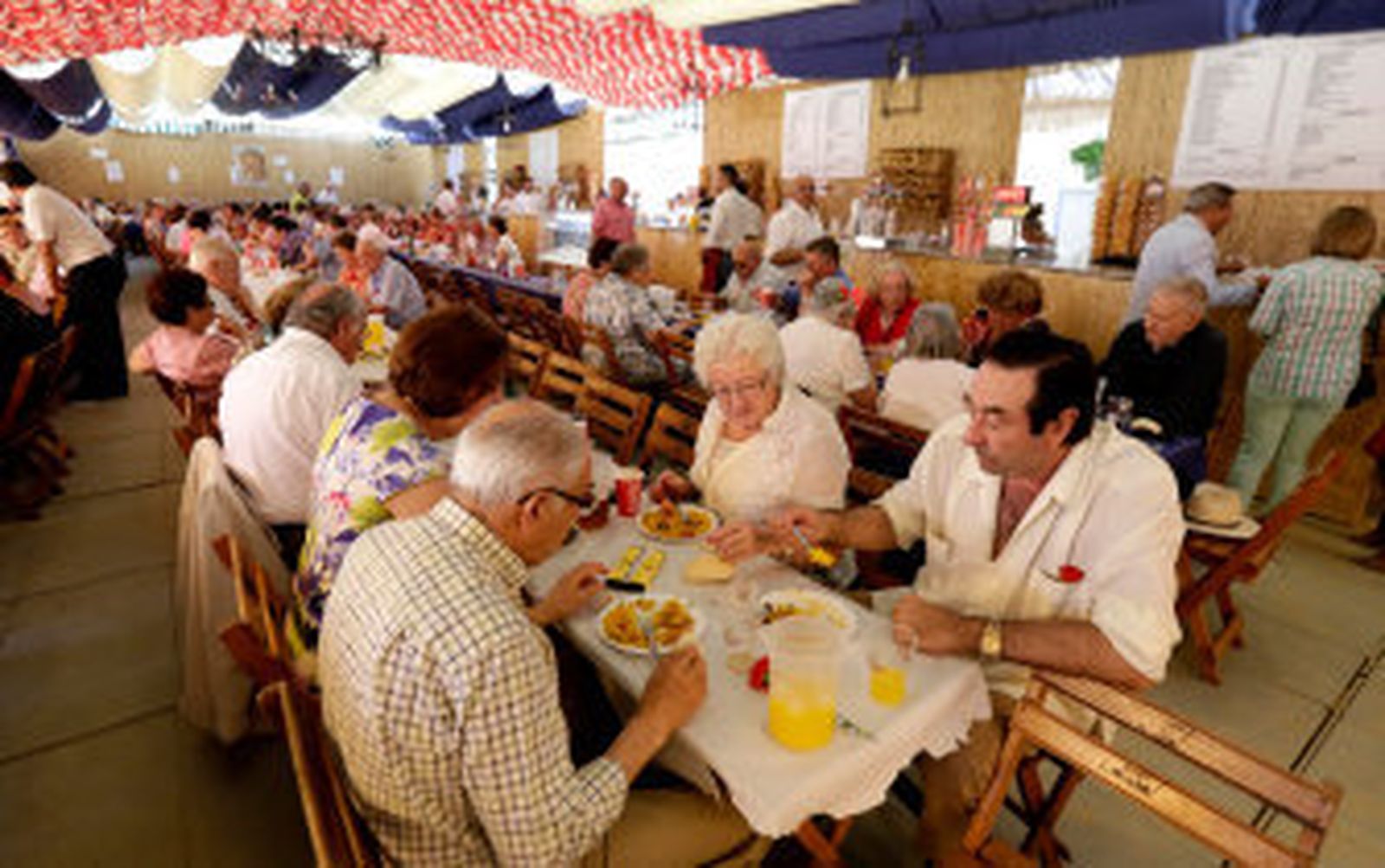 La convivencia del consejo local abre la Caseta de los Mayores