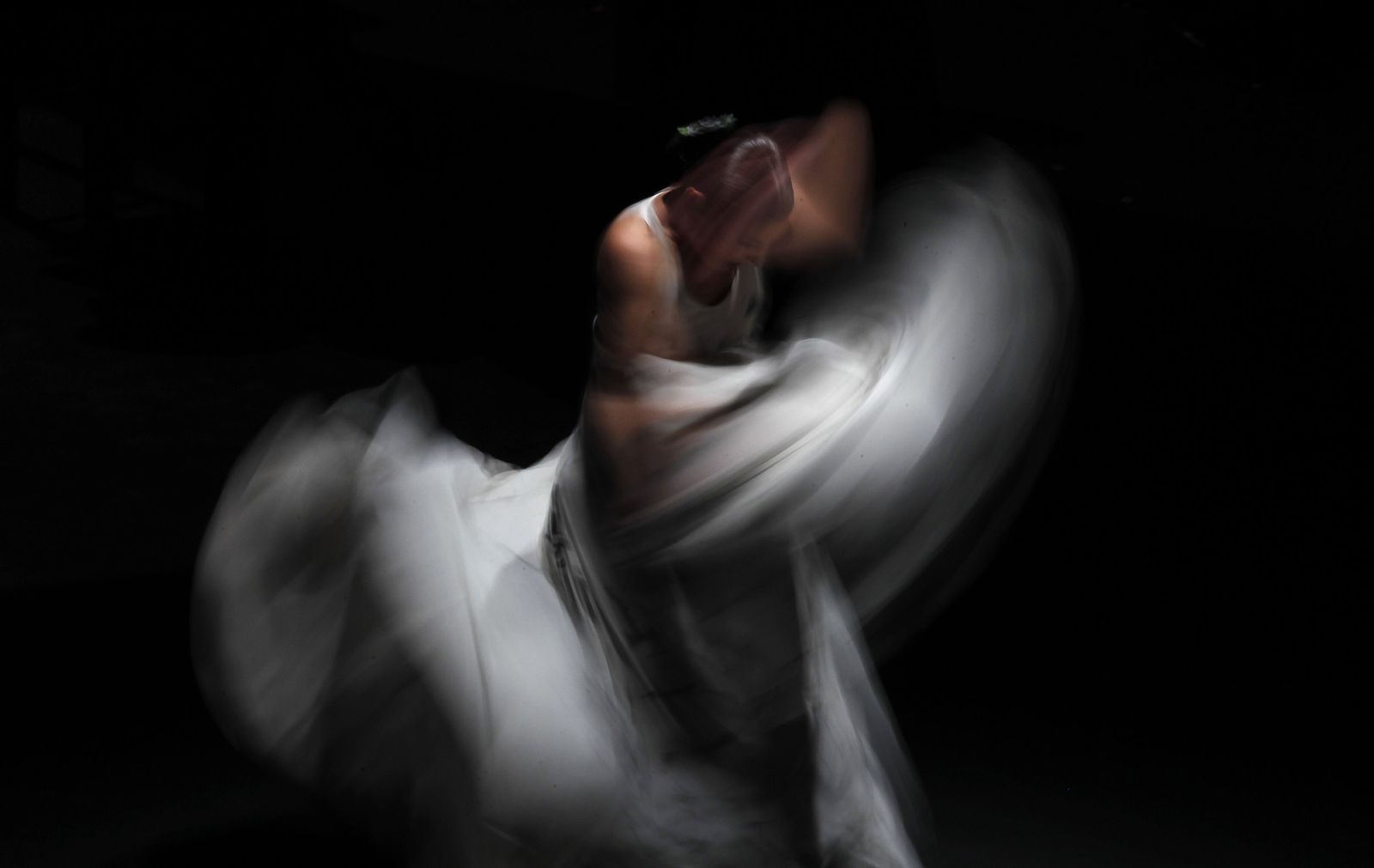 Sara Baras dedica un homenaje a los maestros que la han inspirado en 'Voces'.