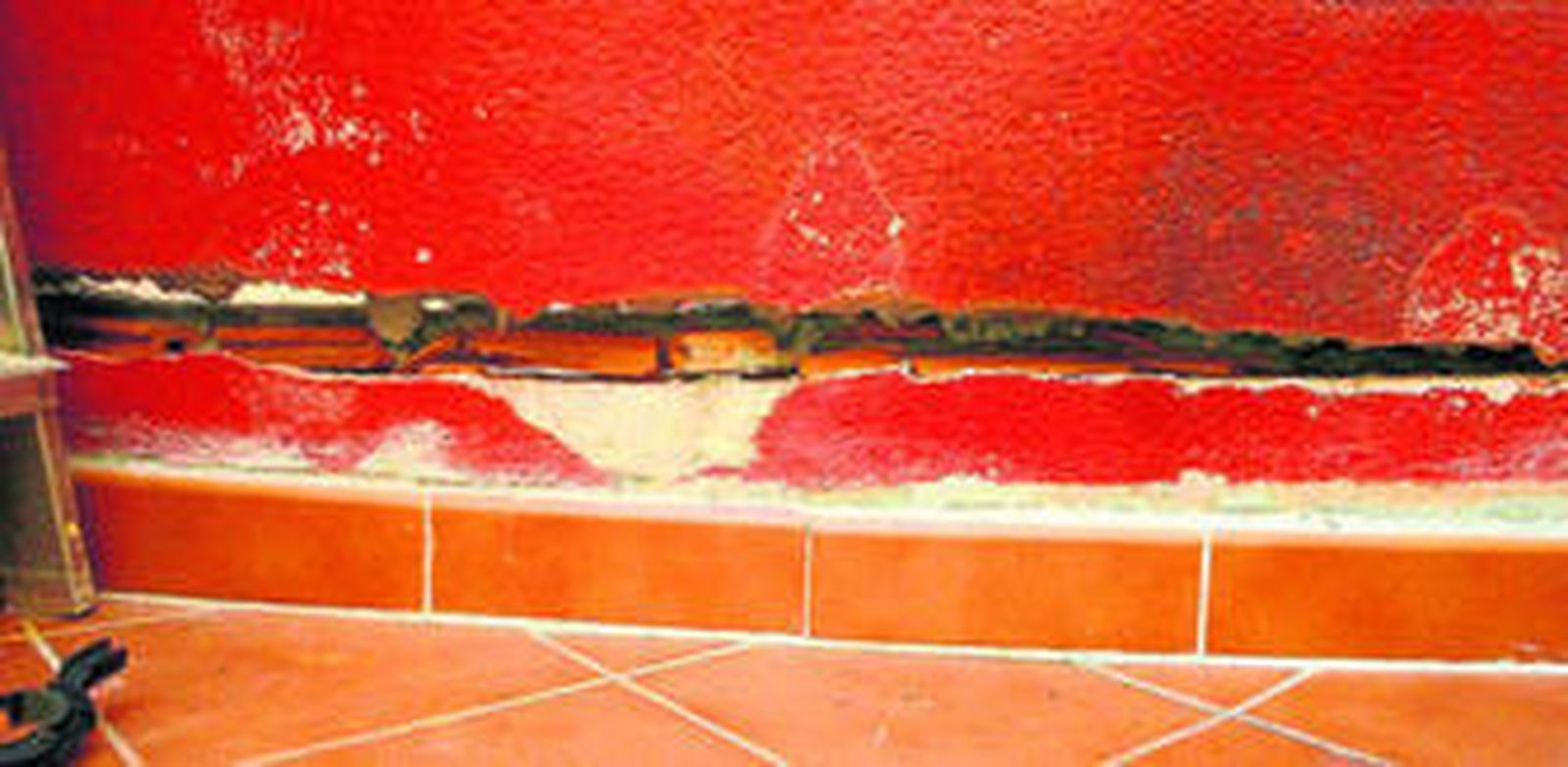 1. Rodapié de una de las casas afectadas.