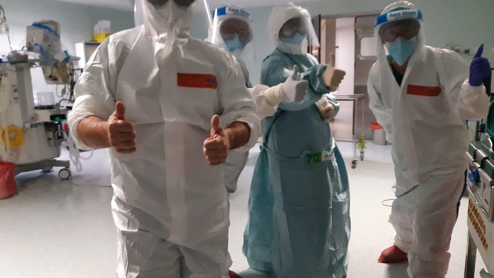 Sanitarios en el hospital de Antequera.