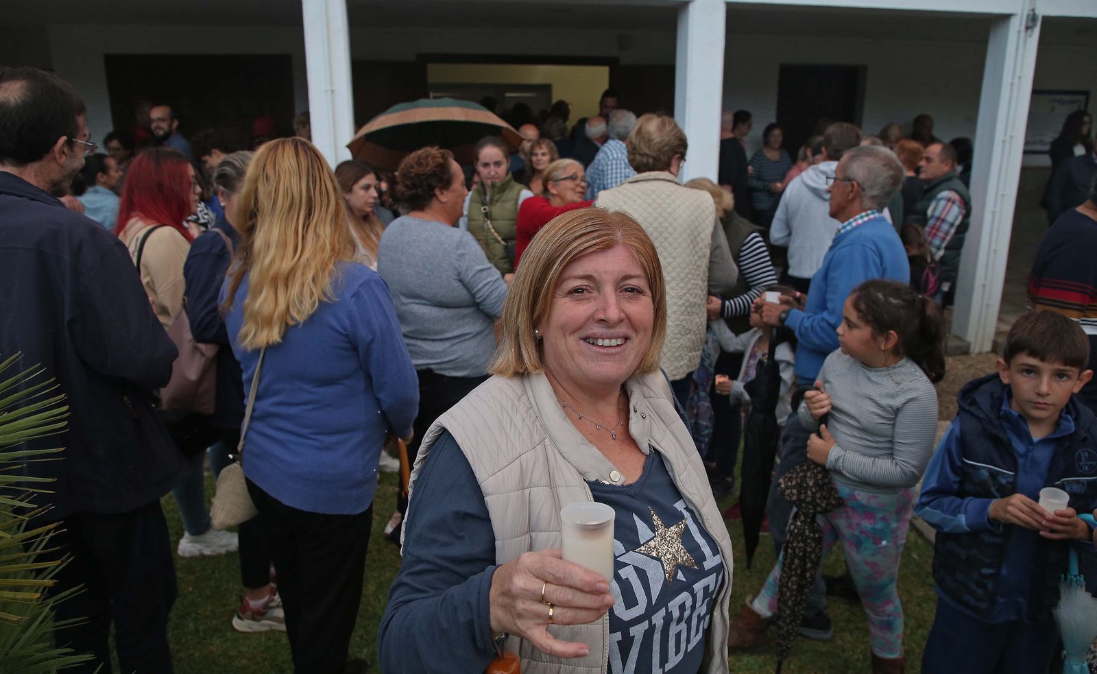 Fotos de la manifestación contra los cortes de luz en Castellar