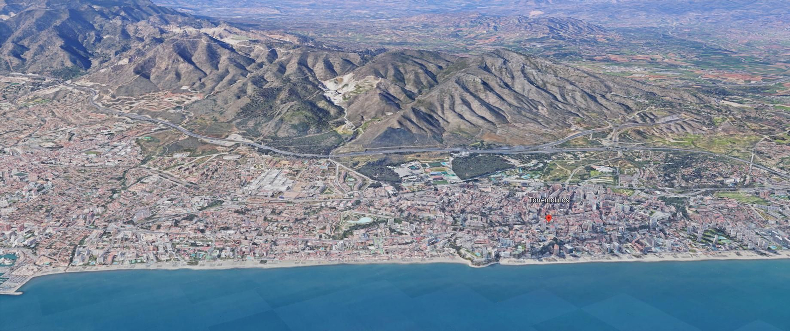 Vista actual de Torremolinos en una versión de 2022. Vista actual de Torremolinos en una versión de 2022.